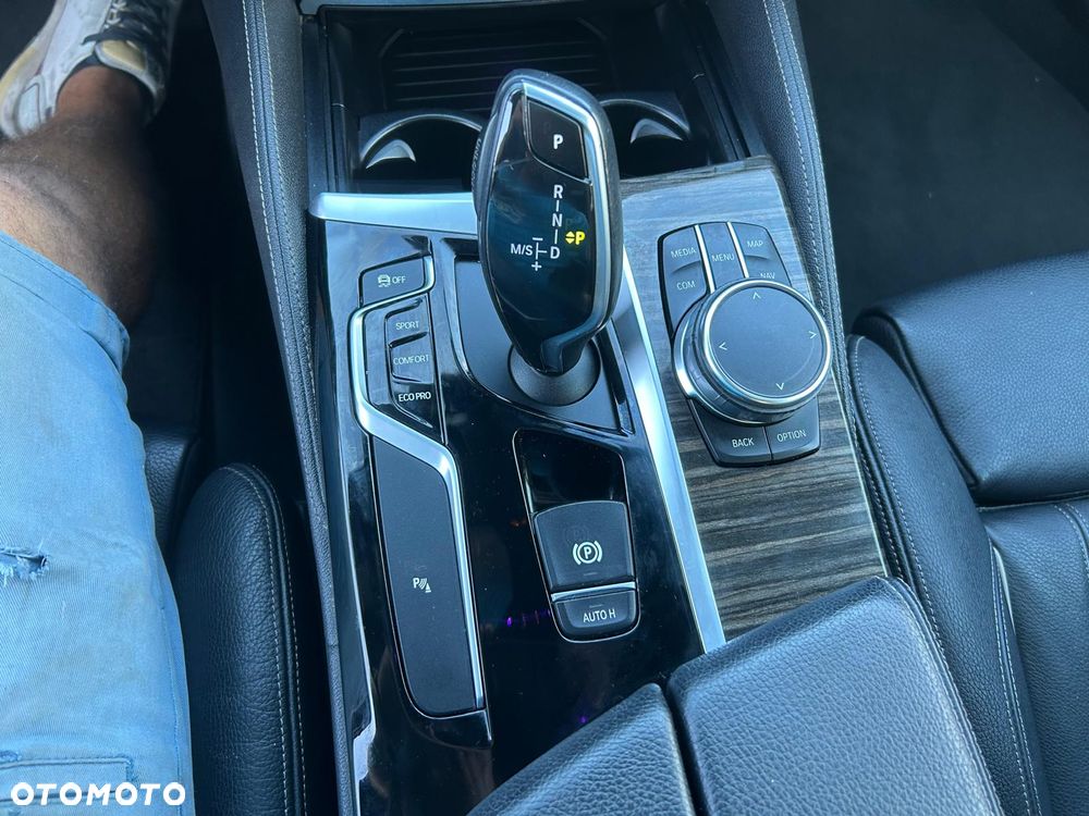 BMW Seria 5 530i xDrive M Sport sport - 31