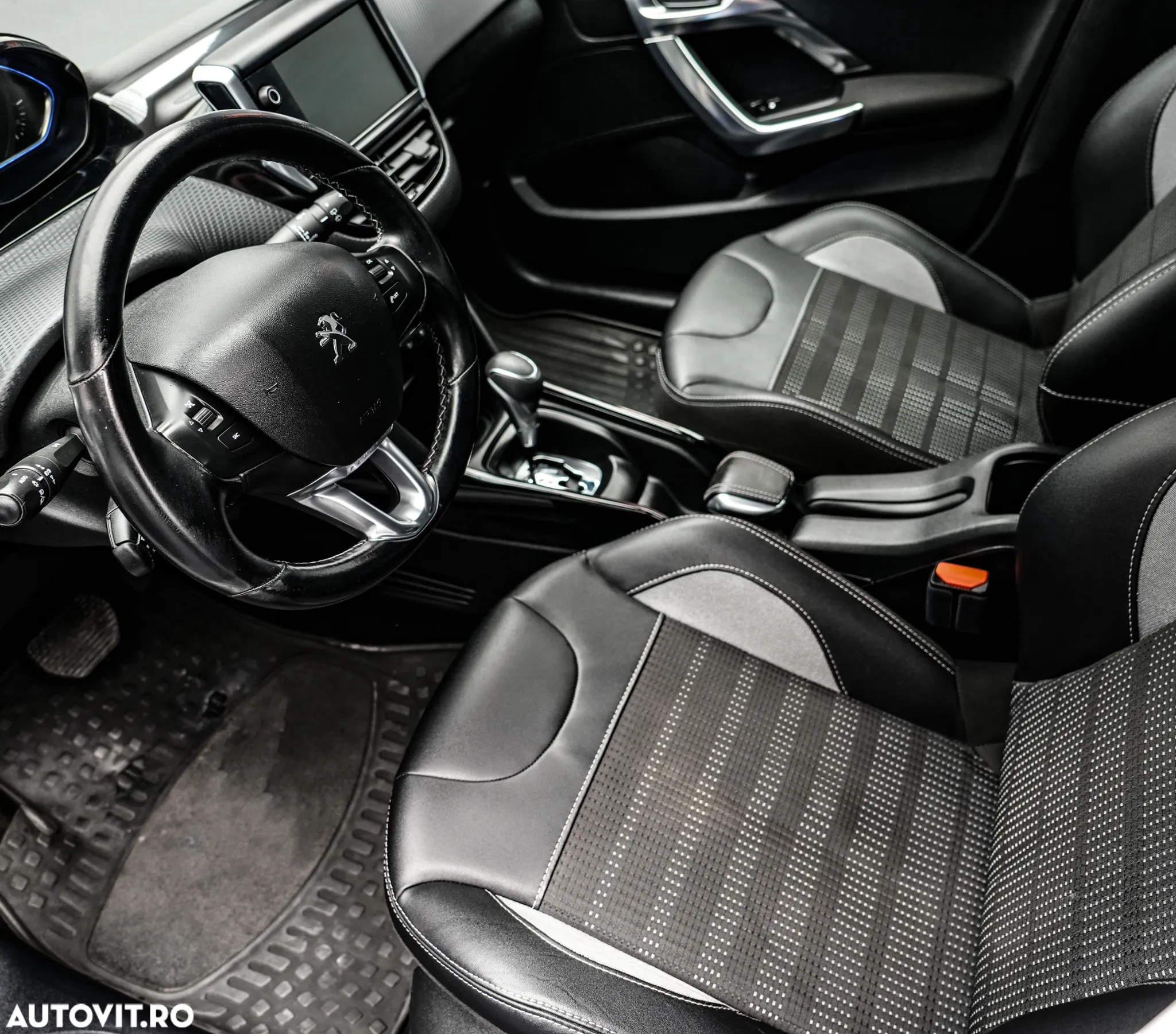 Peugeot 2008 1.2 PureTech Turbo EAT6 S&S Allure - 12