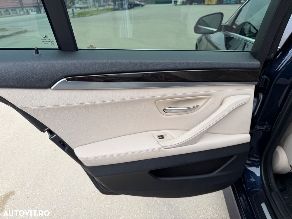 BMW Seria 5 525d Aut. - 19