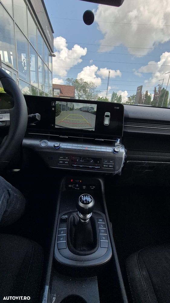 Hyundai KONA - 13