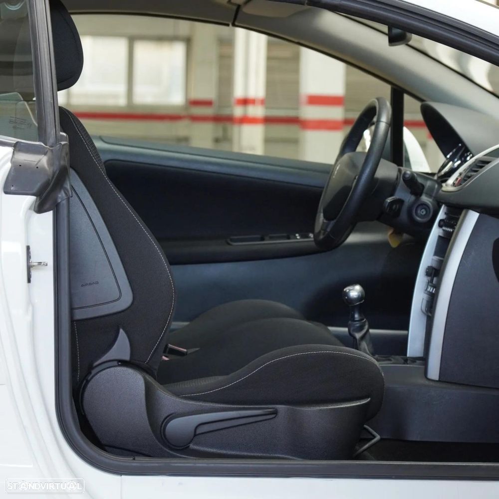 Peugeot 207 CC 1.6 SE 200 Anos - 22