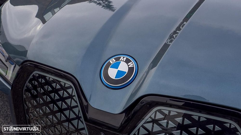 BMW iX xDrive 40 Pack Desportivo - 7