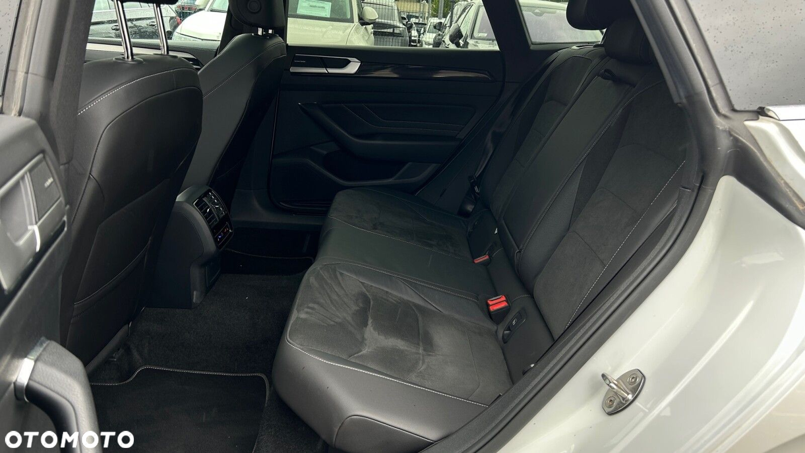 Volkswagen Arteon 2.0 TDI 4Motion R-Line DSG - 13