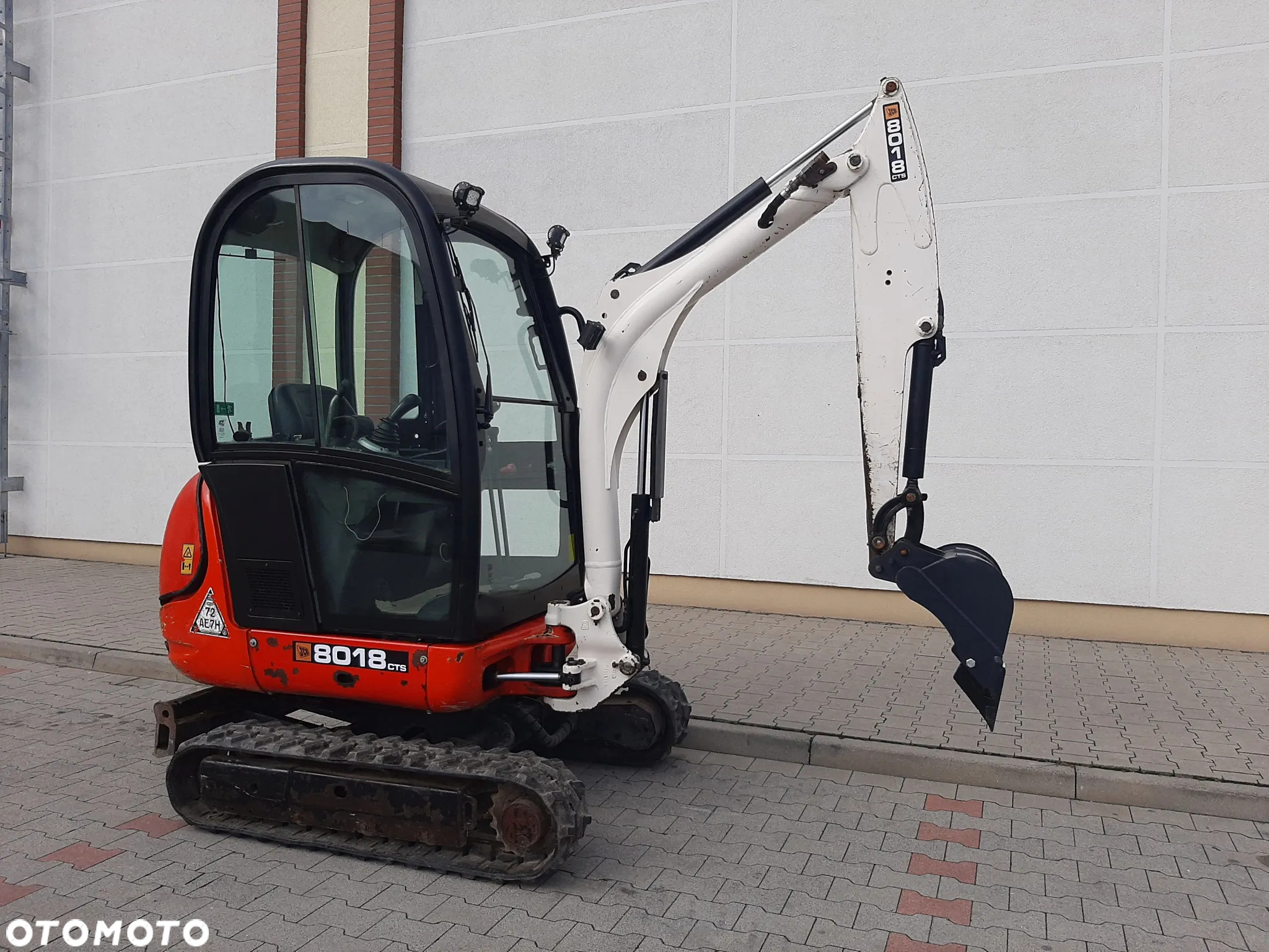 JCB 8018 - 13