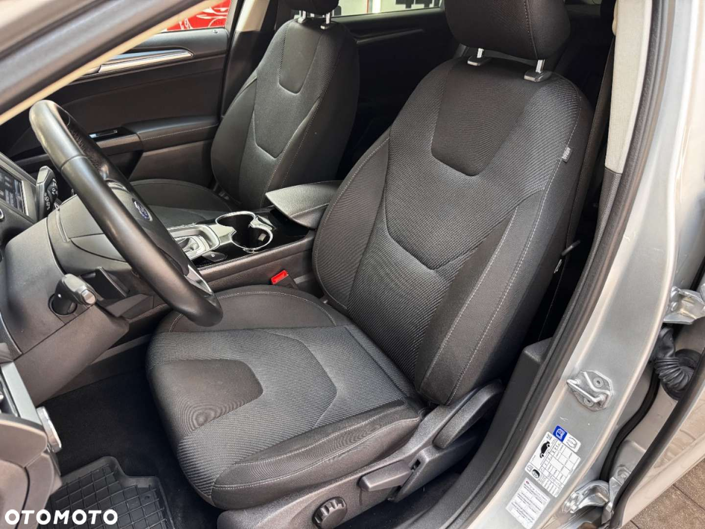 Ford Mondeo - 25