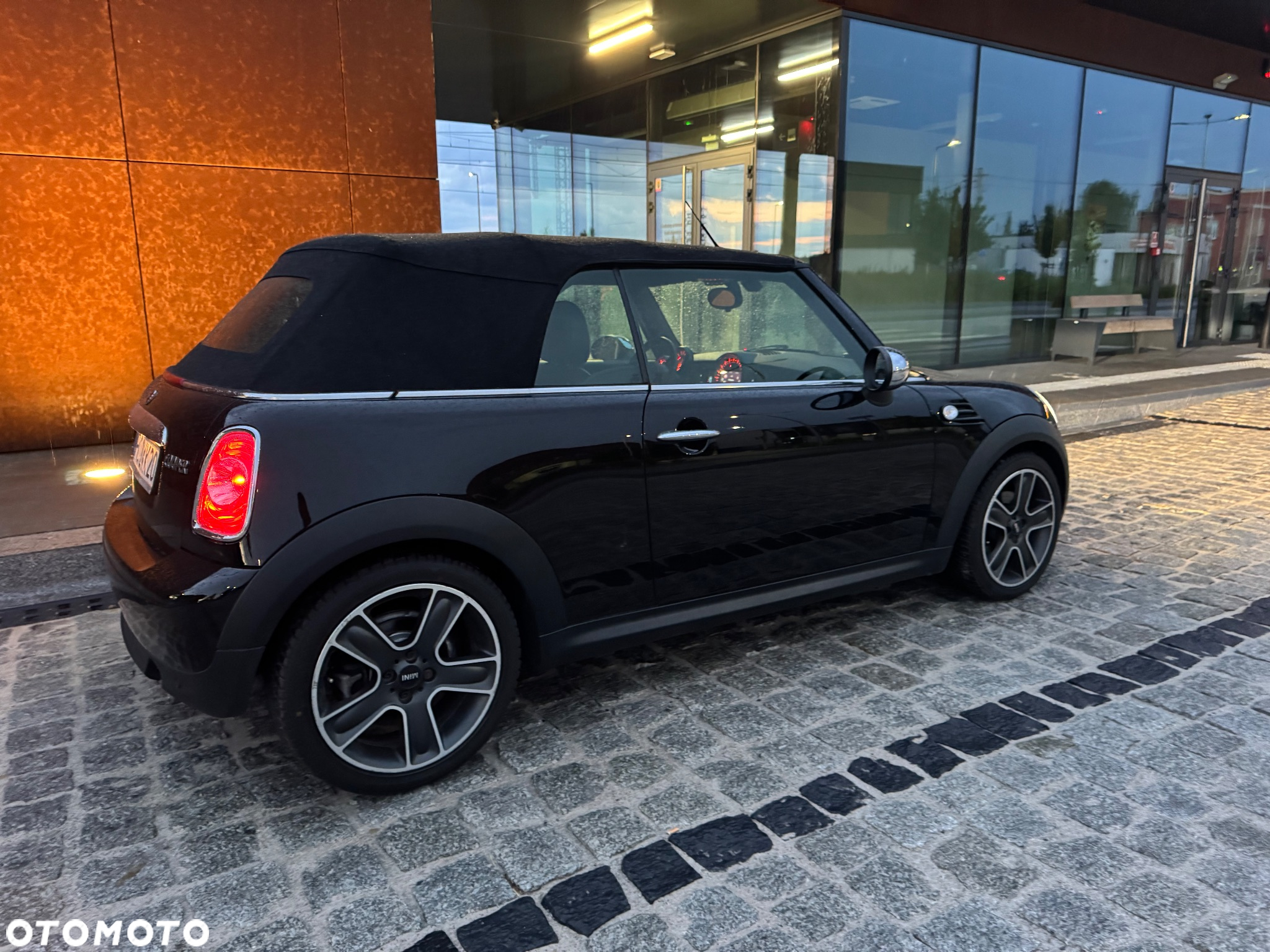 MINI Cooper Cabrio - 11