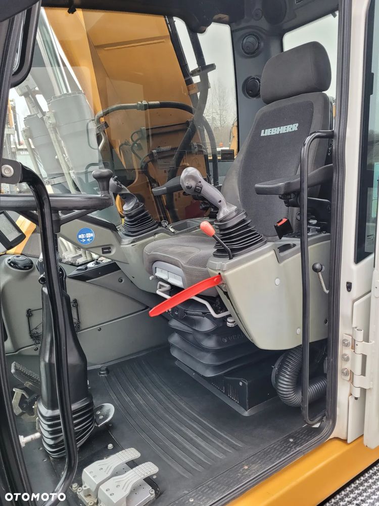 Liebherr A914 compact / ROTOTILT ze szczypcami / 2017rok /SUPER STAN / - 23