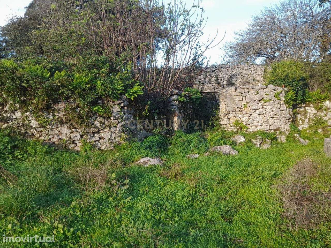 Terreno Urbano com Ruinas - Grande imagem: 2/5