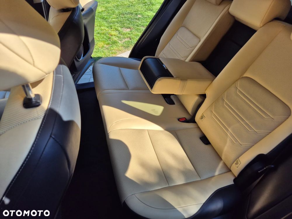 Lexus NX 300h Business Edition AWD - 21