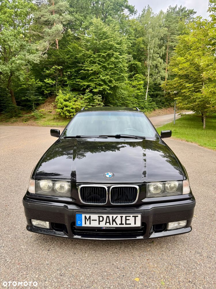 BMW Seria 3 323i - 3