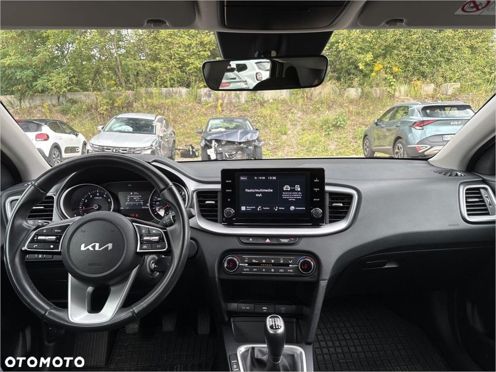 Kia Ceed 1.5 T-GDI M - 11