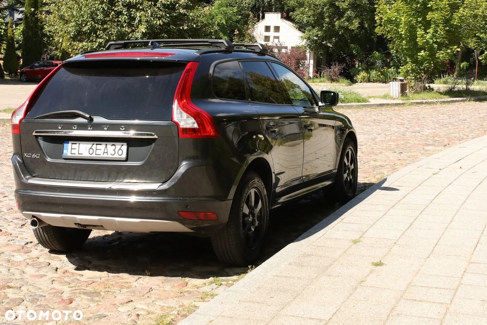 Volvo XC 60 D3 Momentum - 3