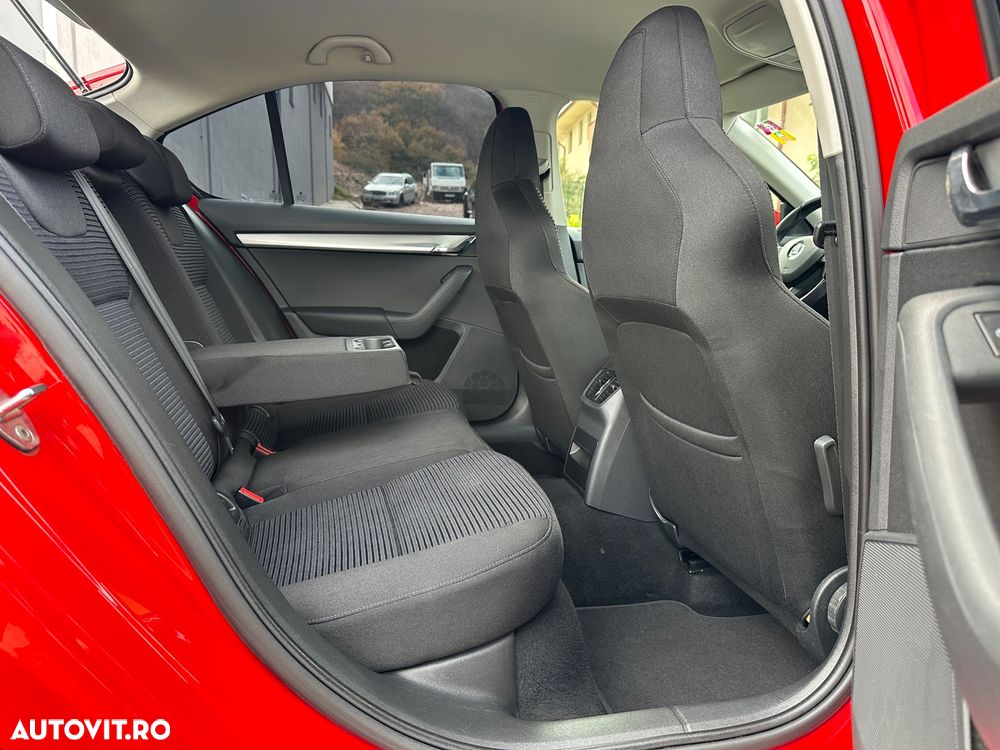 Skoda Octavia 2.0 TDI Green tec DSG Elegance - 31