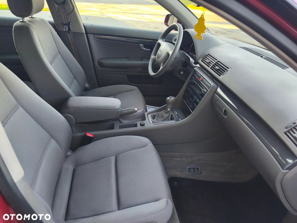 Audi A4 Limousine - 31
