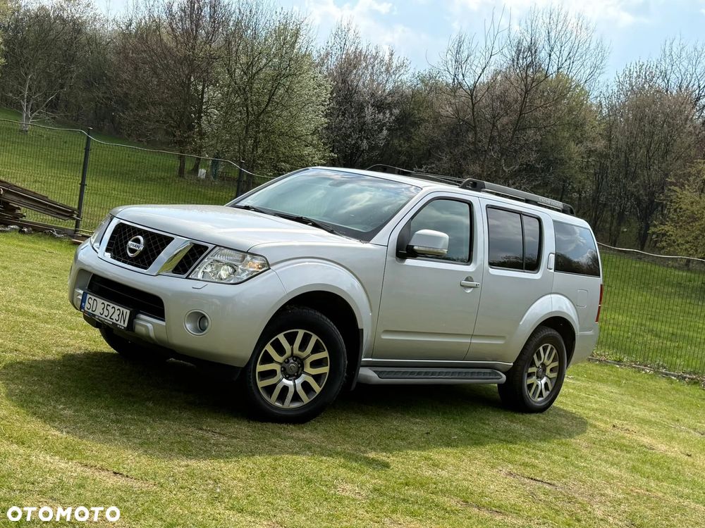 Nissan Pathfinder - 1