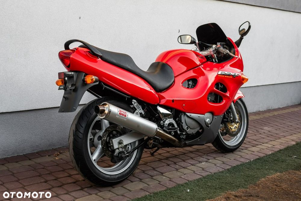 Suzuki GSX - 3