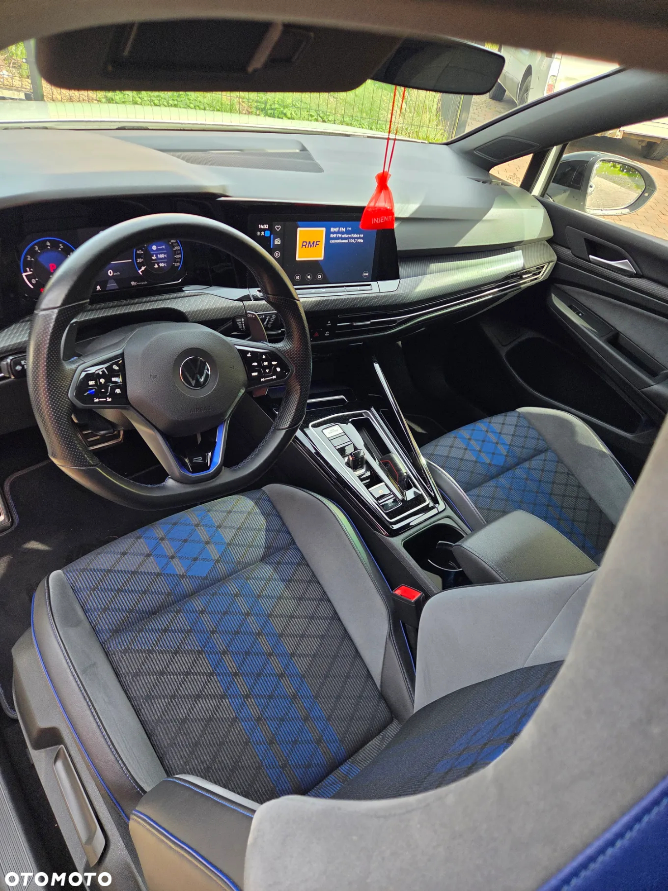 Volkswagen Golf VIII 2.0 TSI 4Motion R DSG - 20