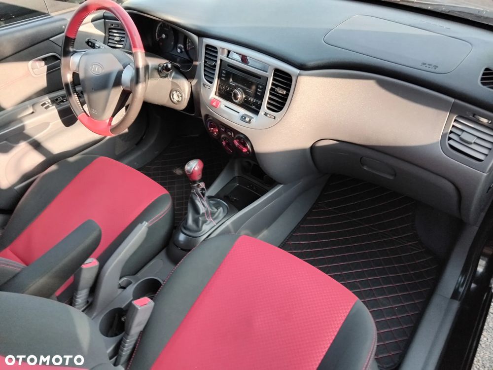 Kia Rio 1.4 Comfort - 23