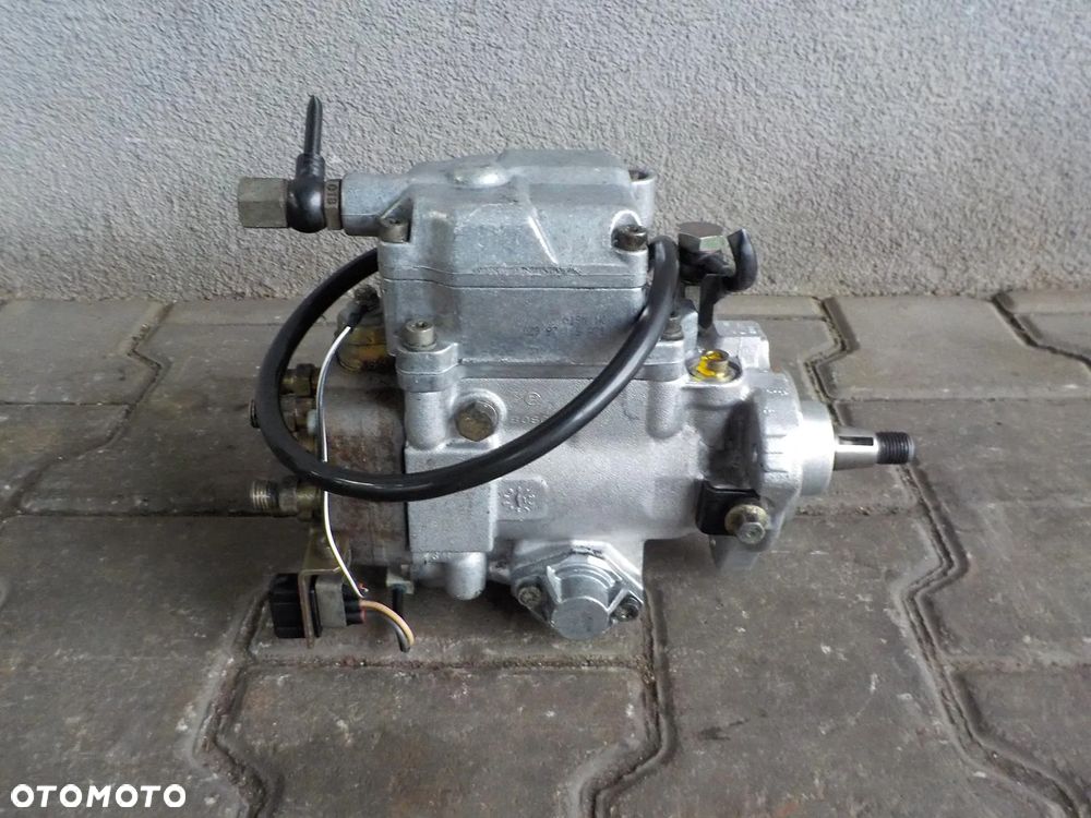 VW T4 LT 2.5 TDI POMPA WTRYSKOWA PALIWA 7PIN 074130110K - 1