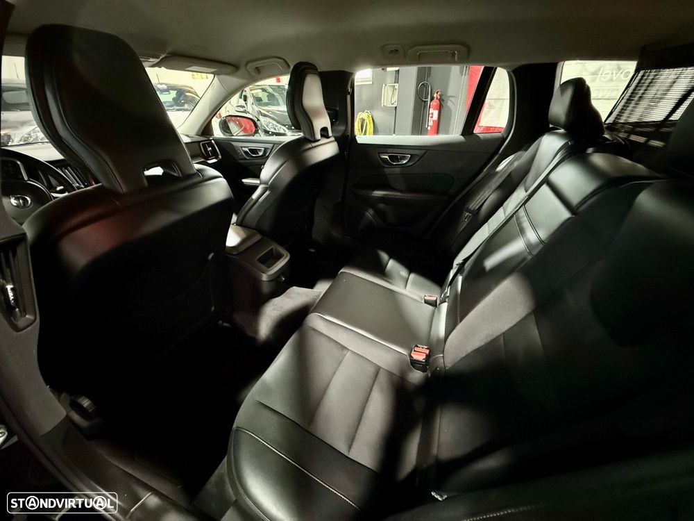 Volvo V60 2.0 D3 Momentum Plus Geartronic - 30