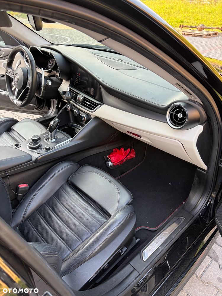 Alfa Romeo Giulia 2.0 Turbo Veloce TI Q4 - 15