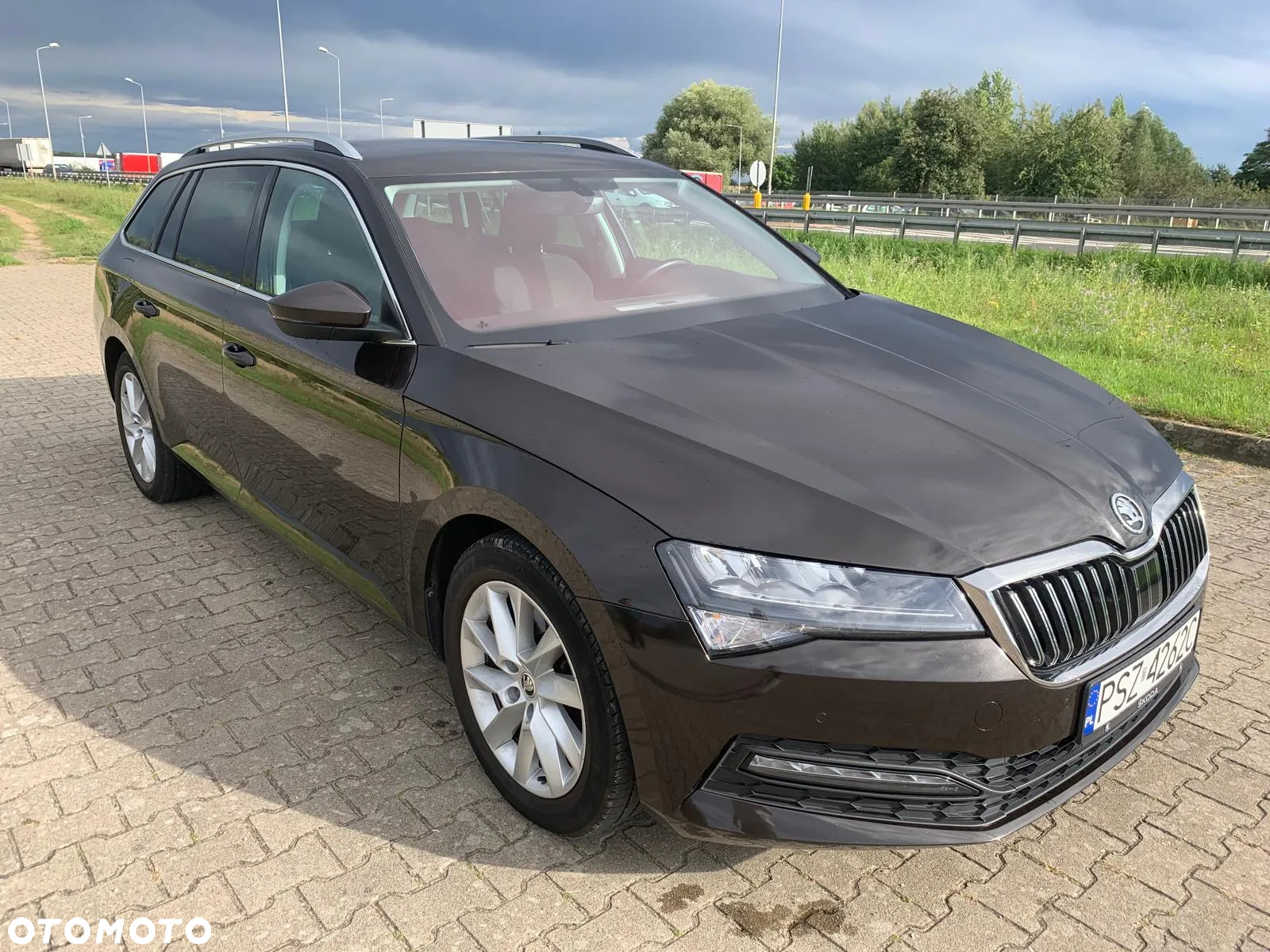 Skoda Superb Combi 2.0 TDI DSG Ambition - 2
