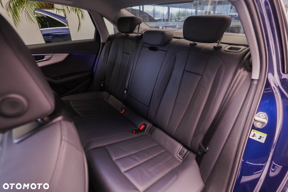 Audi A4 Limousine - 18