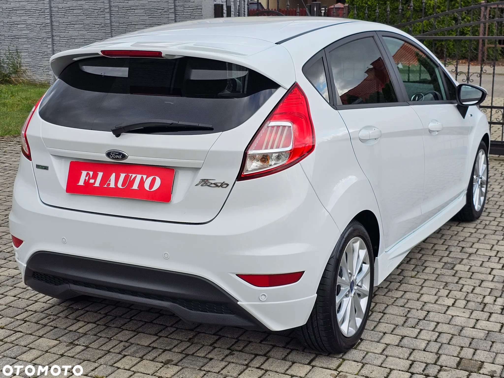 Ford Fiesta 1.0 EcoBoost S&S ST-LINE X - 12