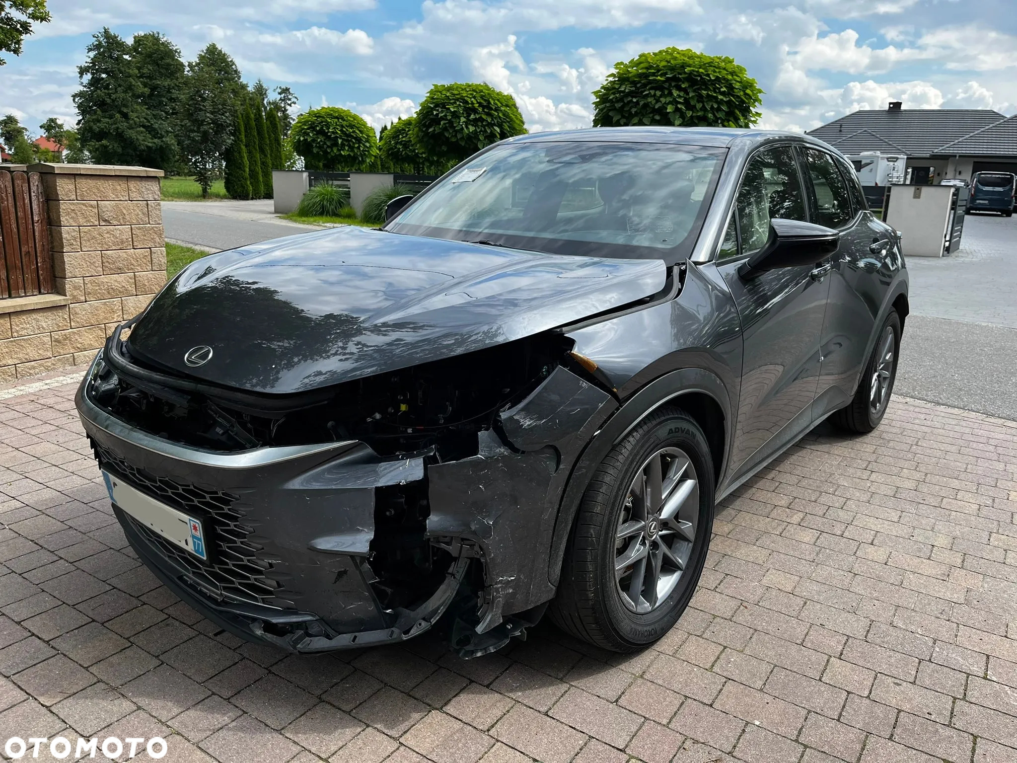 Lexus LBX - 6