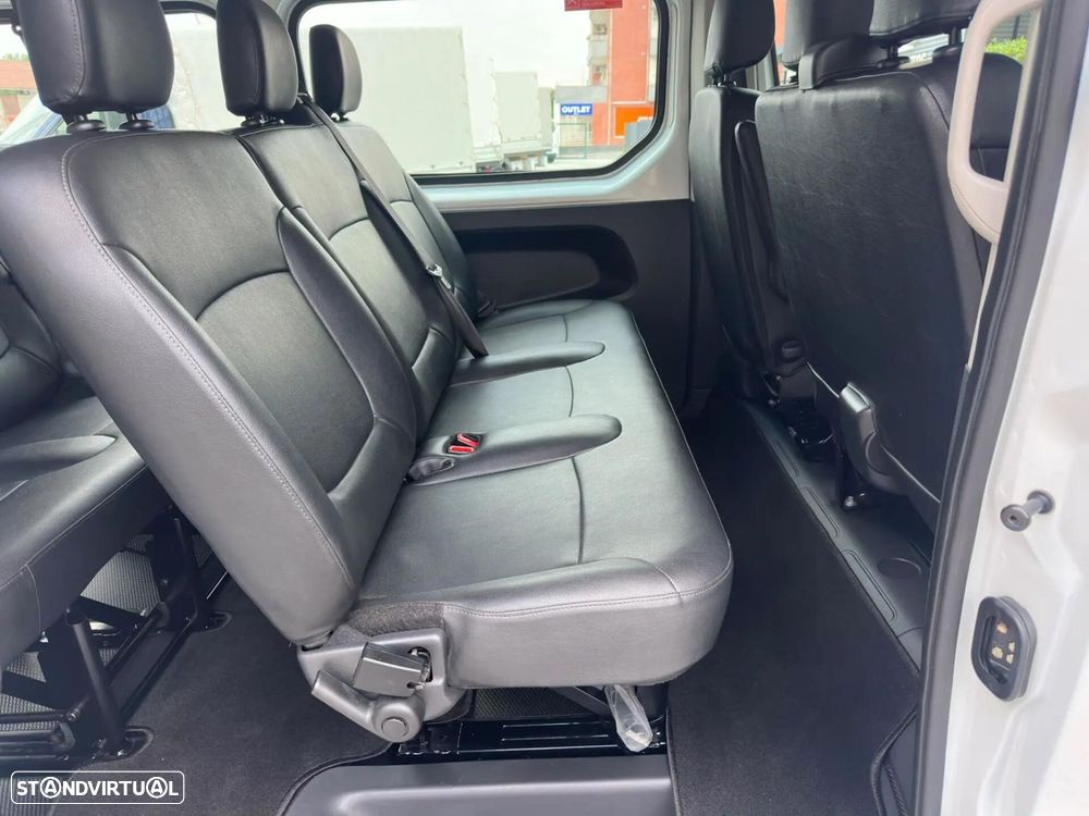 Renault Trafic 2.0 Blue dCi L2 Grand SpaceClass — fotografia 11