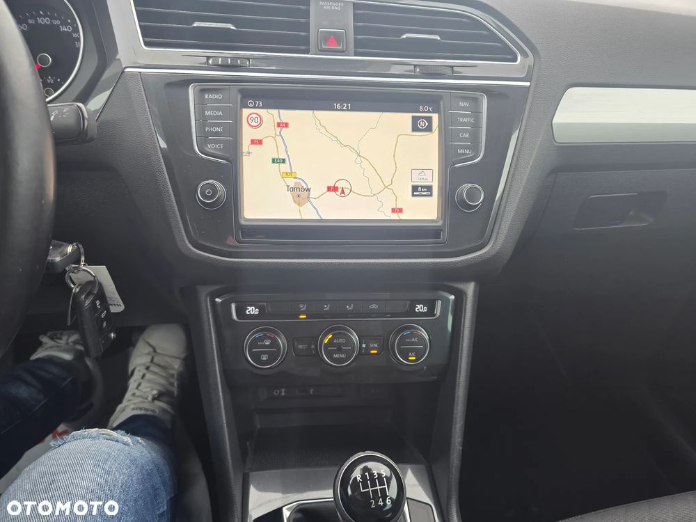 Volkswagen Tiguan - 16