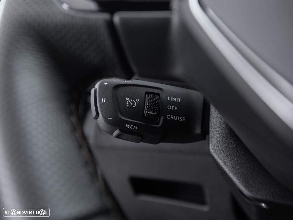 Peugeot 5008 Hybrid 136 e-DSC GT - 19