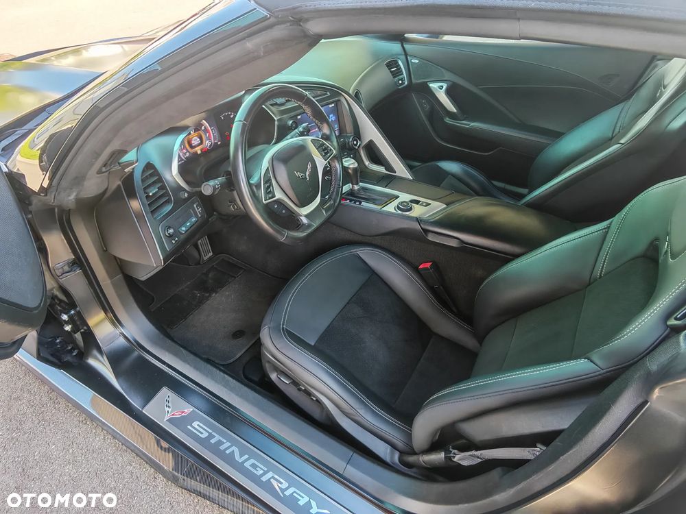 Chevrolet Corvette - 24
