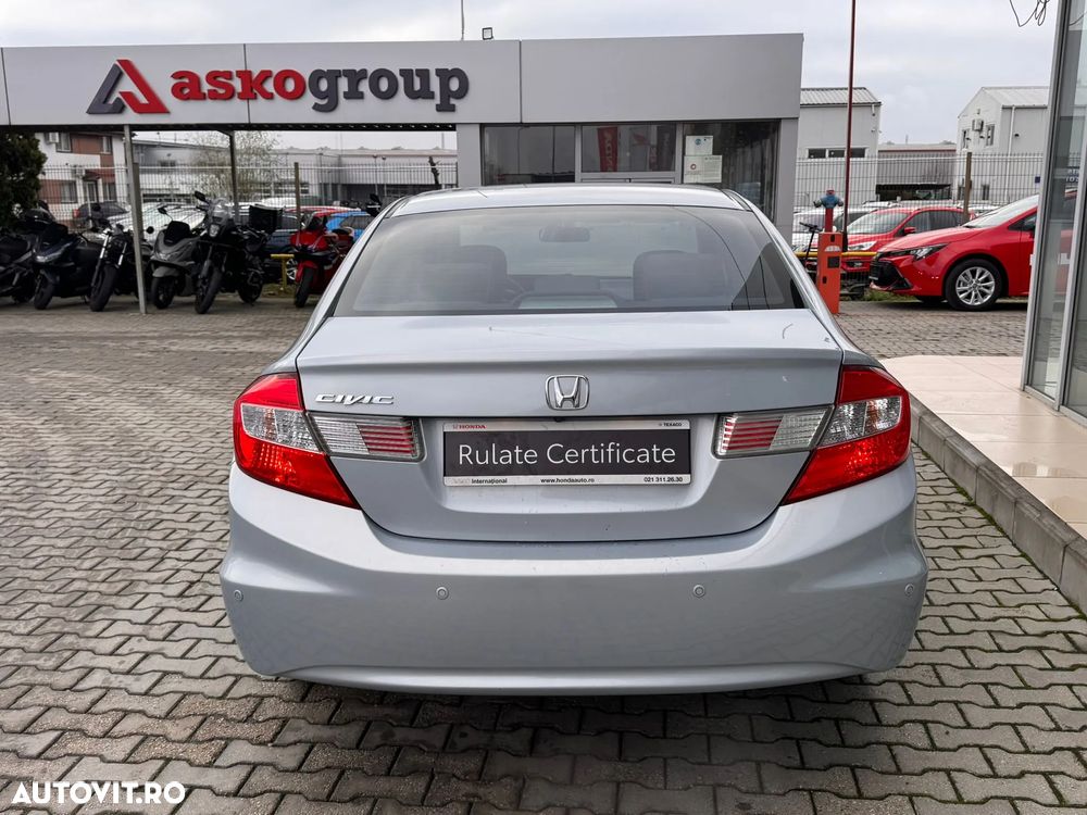 Honda Civic 1.8 ES - 7