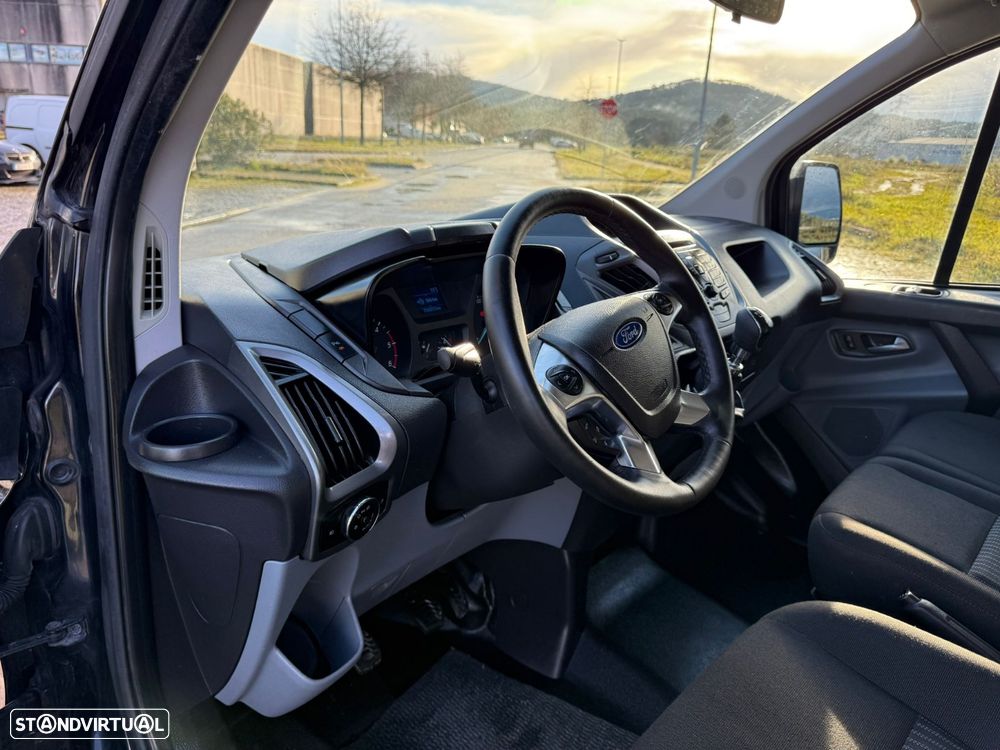Ford TRANSIT CUSTOM - 11