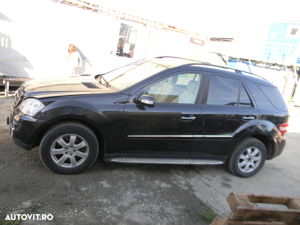 Dezmembrari  Mercedes-Benz ML / M-CLASS (W164)  2005  > 0000 ML 300 C