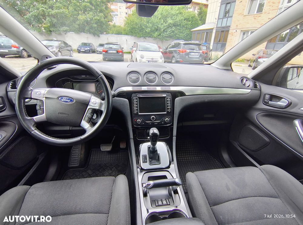 Ford S-Max - 13