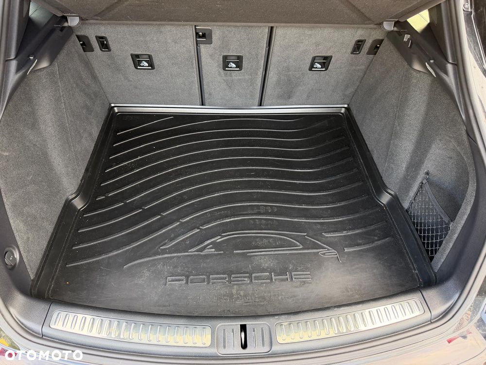 Porsche Macan T - 19