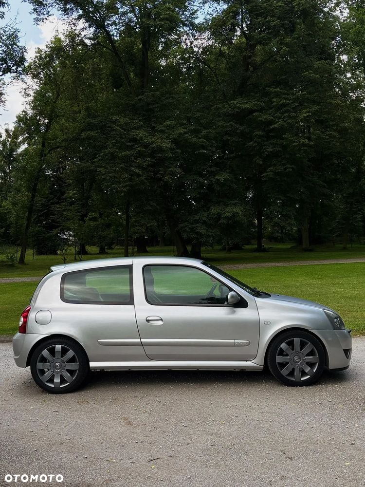Renault Clio 2.0 16V Sport - 5