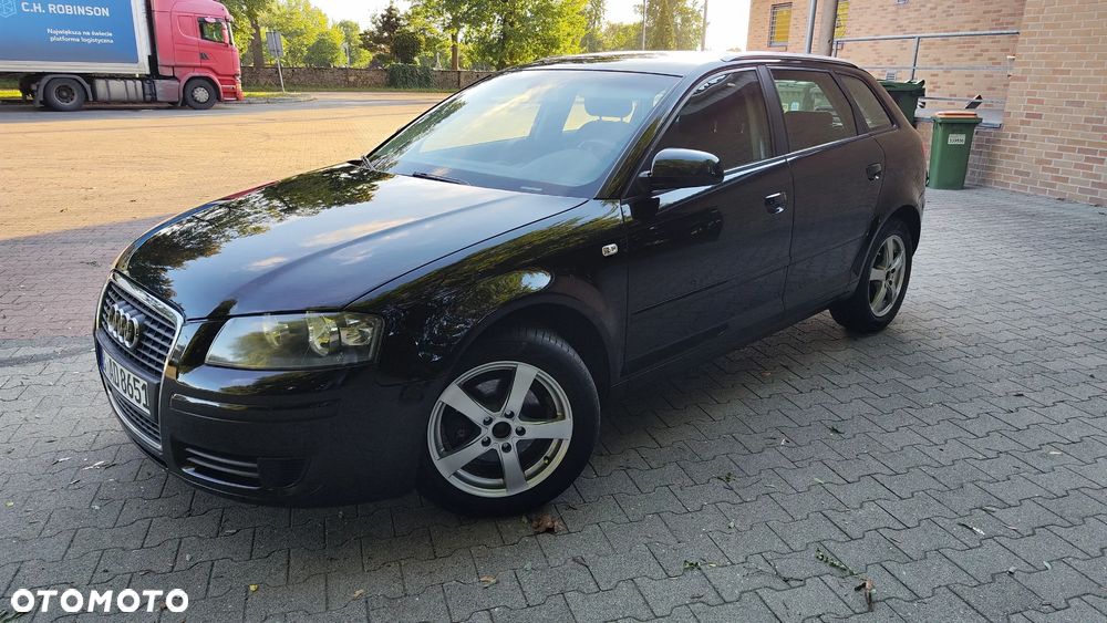 Audi A3 Sportback 1.6 Ambiente - 2