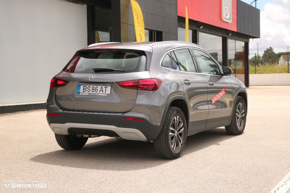 Mercedes-Benz GLA 180 - 10