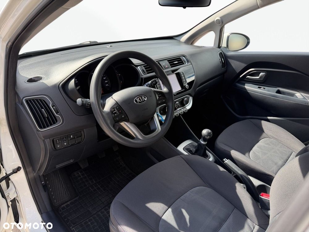 Kia Rio 1.2 M - 10