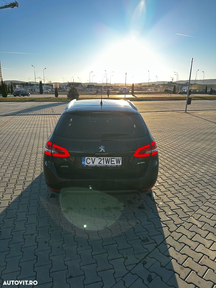 Peugeot 308 1.2 L PureTech Turbo Allure - 4