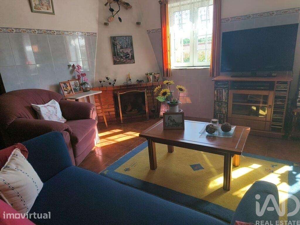 Moradia bi-familiar T5 em Paranhos de 236,84 m2