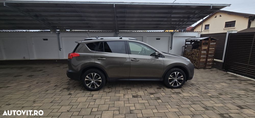 Toyota RAV4 2.2 D-4CAT 4WD Aut Luxury 18" - 1