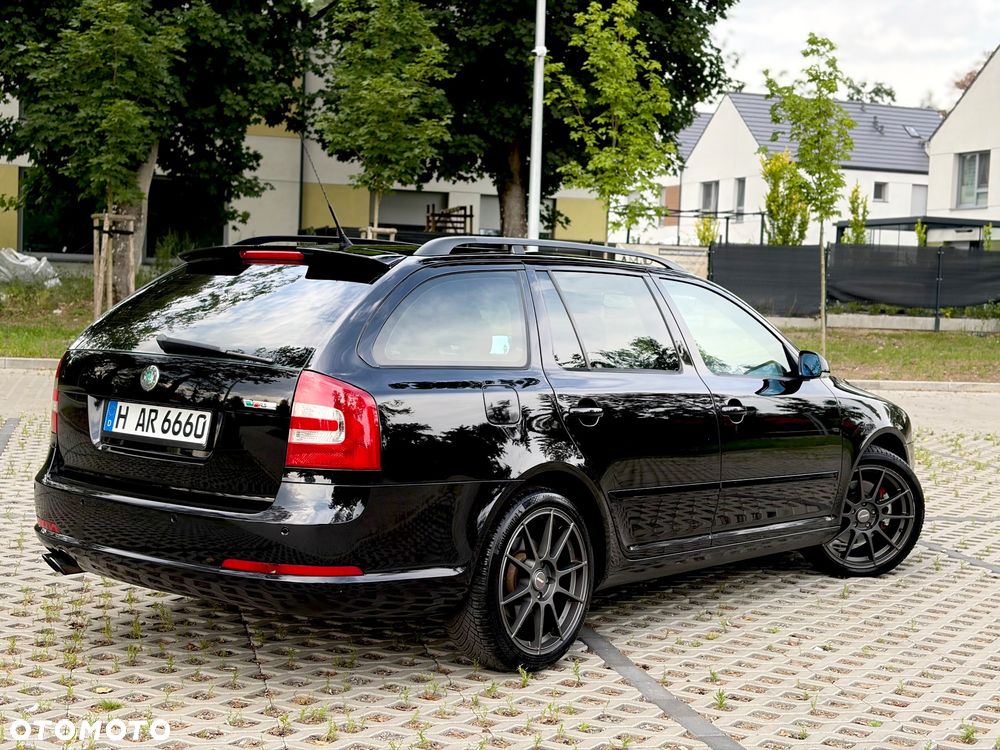 Skoda Octavia 2.0 TDI CR DPF RS - 3