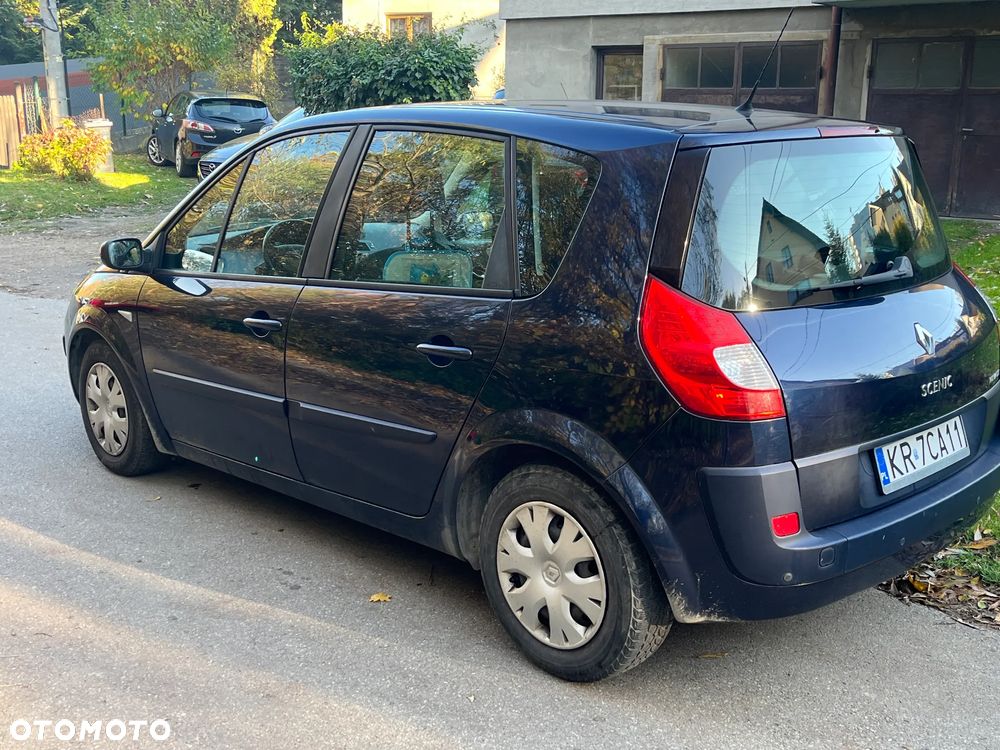 Renault Scenic 1.6 16V Family - 8