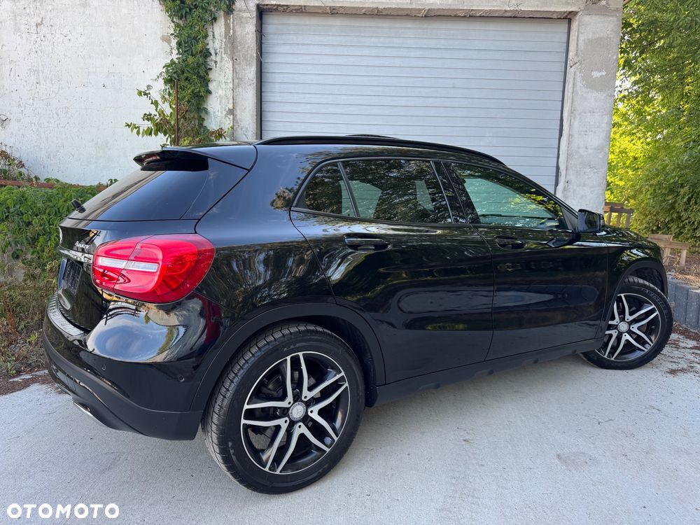 Mercedes-Benz GLA 250 4Matic 7G-DCT AMG Line - 13