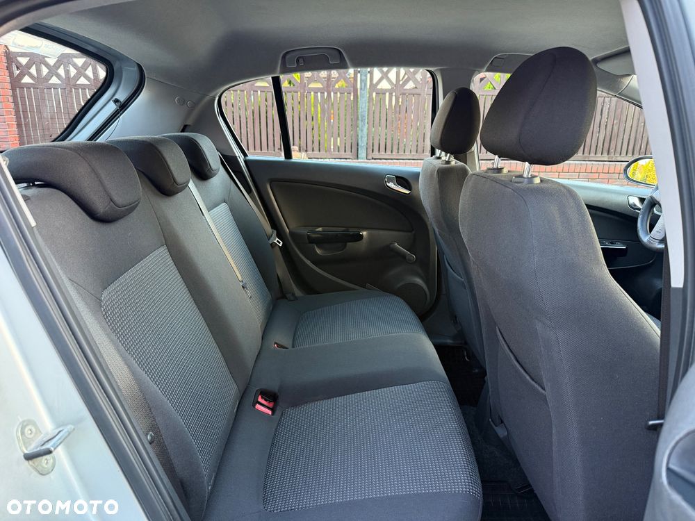 Opel Corsa 1.2 16V Essentia - 19
