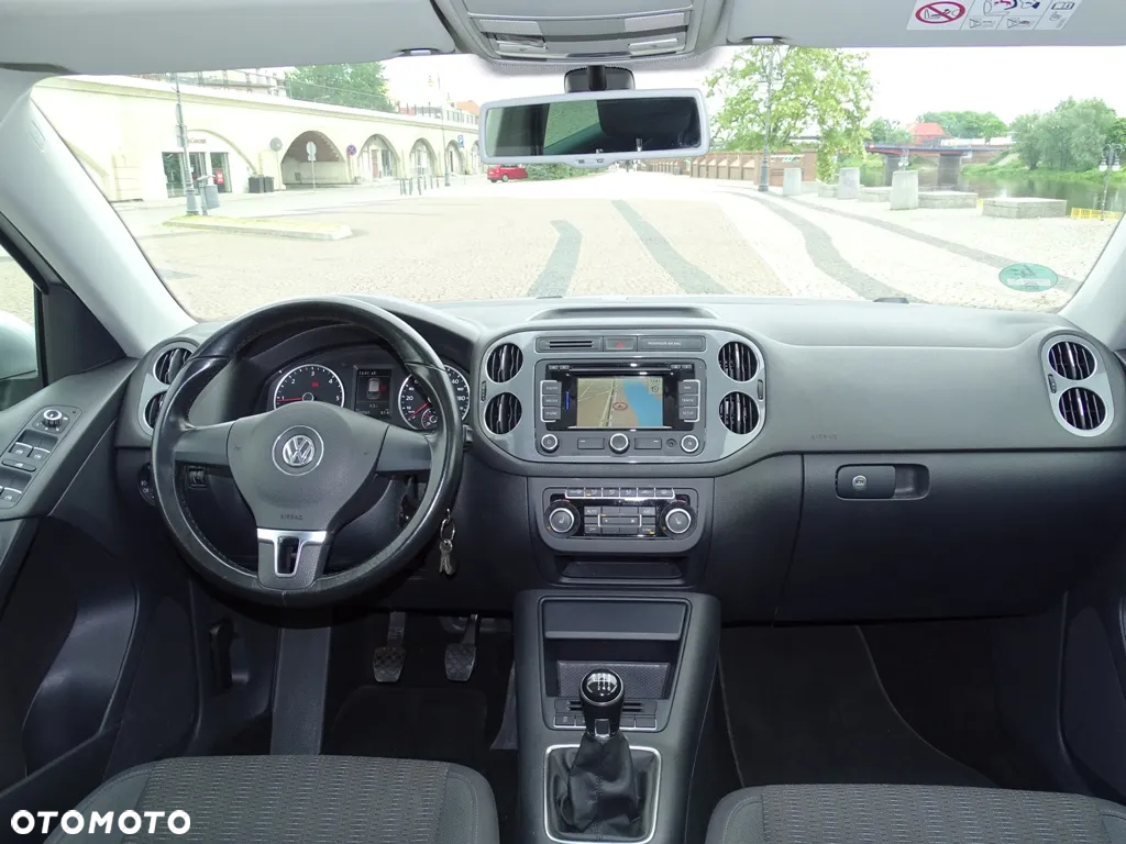 Volkswagen Tiguan 2.0 TDI SCR BlueMotion Technology Sport & Style - 34